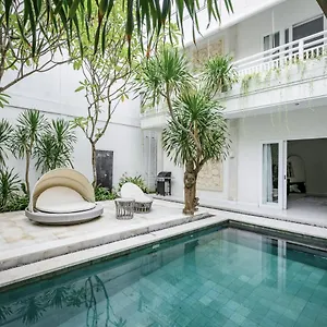 https://villa-kamboja-dua-seminyak.ubudhotelsnow.com