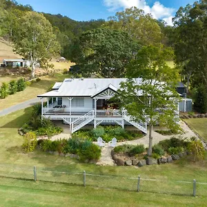 https://the-stables-country-escape.queenslandhotels.net